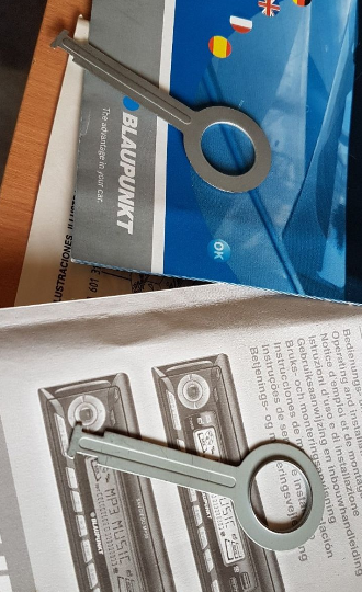 Screenshot_2020-11-21 blaupunkt calgary mp35 installation instructions - Google Zoeken.png